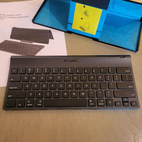 Logitech Bluetooth Tablet Keyboard for iPad - Battery Powered - Picture 3 of 7